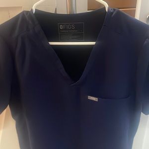 FIGS- Navy Catrina one pocket top- Large